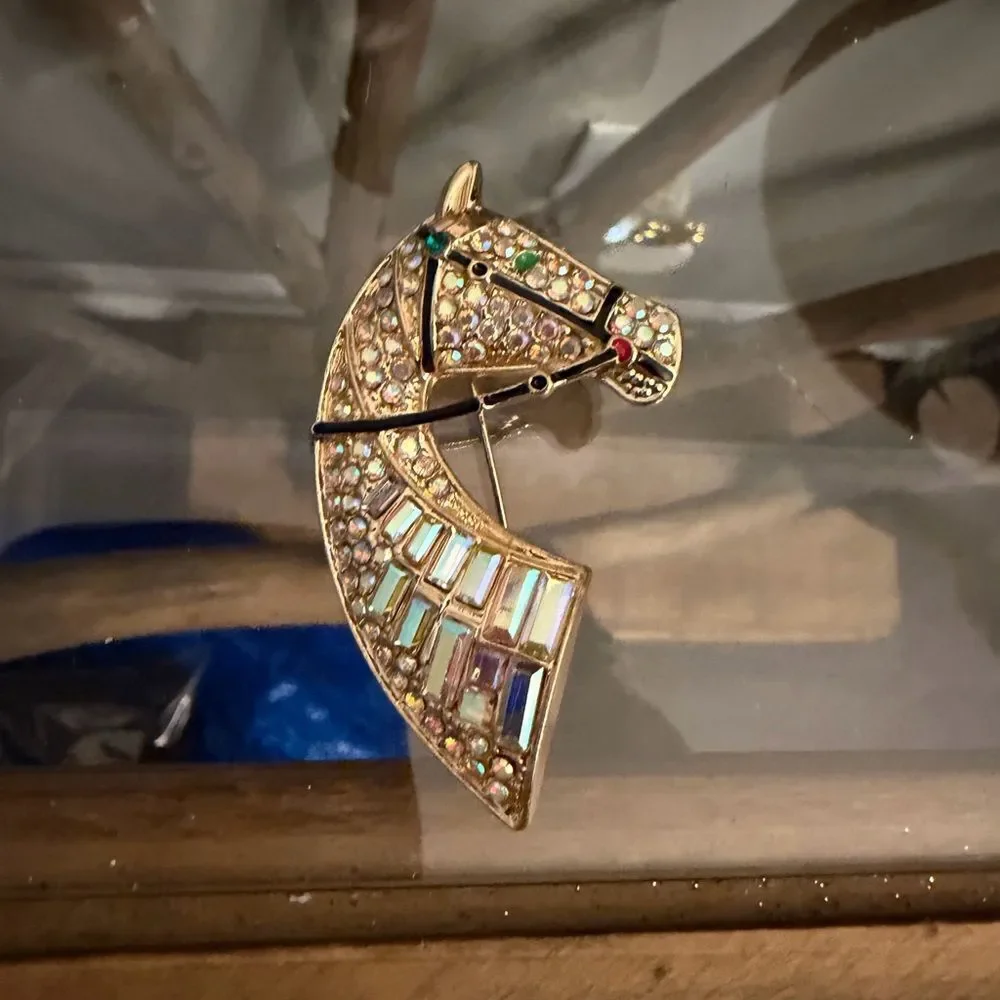 Equestrian horse bling set of post earrings and brooch. Bling bling.